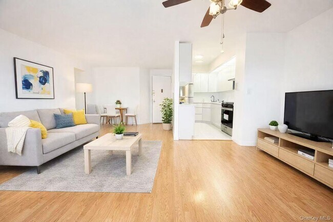 Building Photo - 136-75 37th Ave