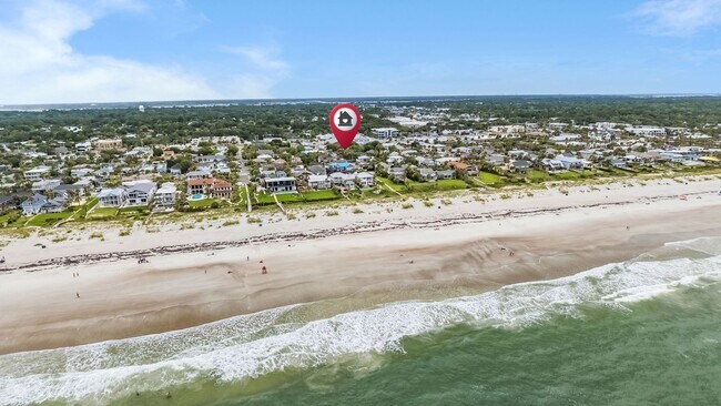 Building Photo - Live Close To The Beach