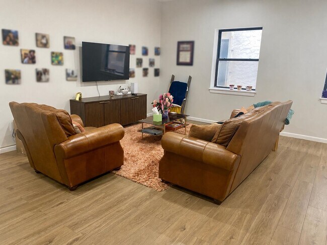 Building Photo - 517 74th St