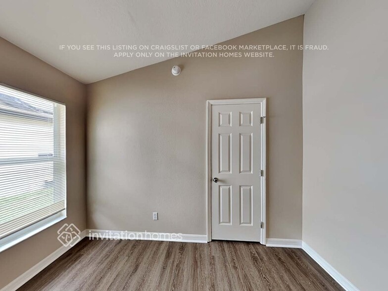 Building Photo - 723 Berwick Dr