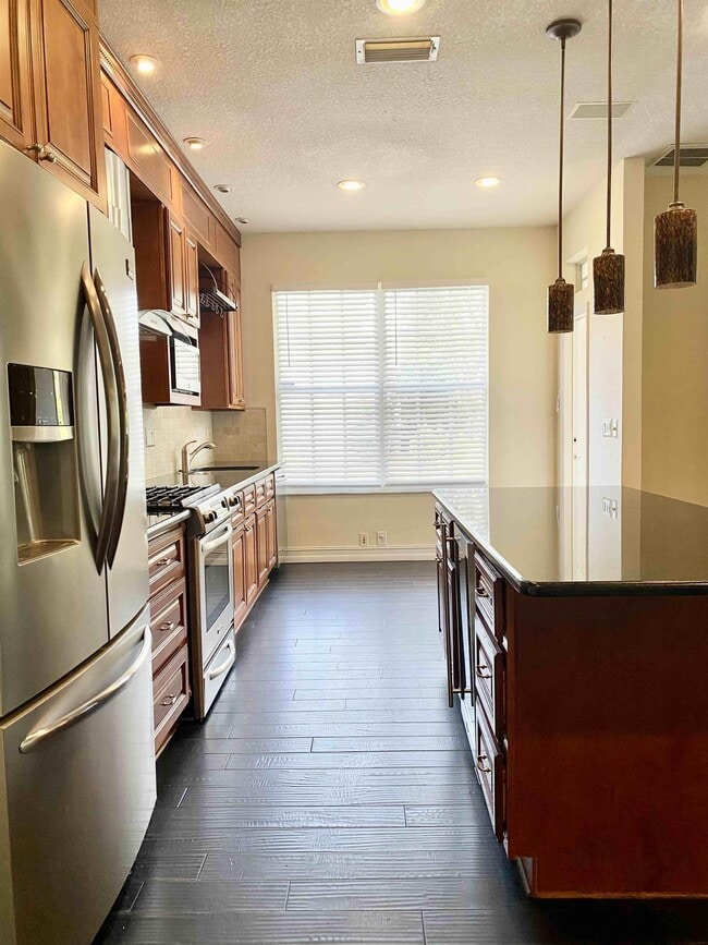 Building Photo - 10503 Chilmark Way