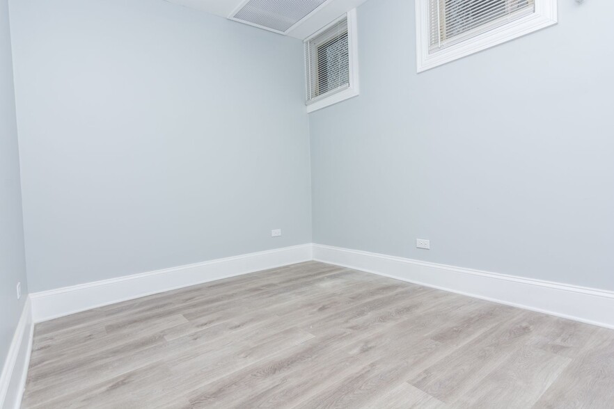 Primary Photo - 7756 S Muskegon Ave