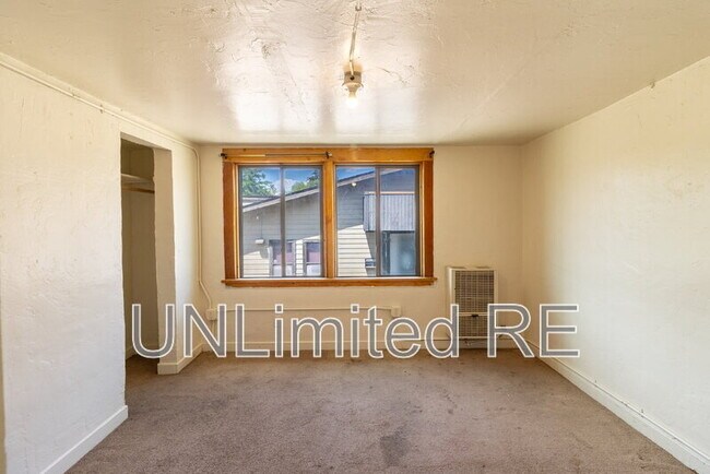 Building Photo - 306 S Humphreys St