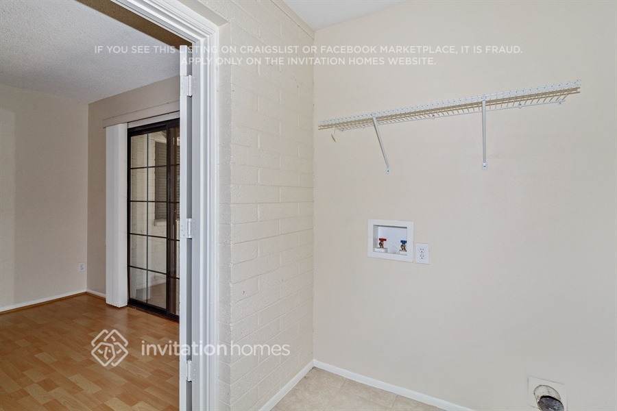 Building Photo - 7341 W Shangri La Rd