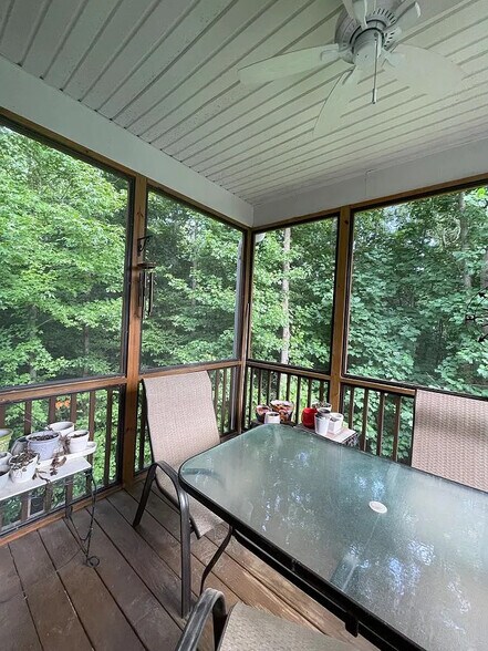 Building Photo - Room in House on E Webber Ln