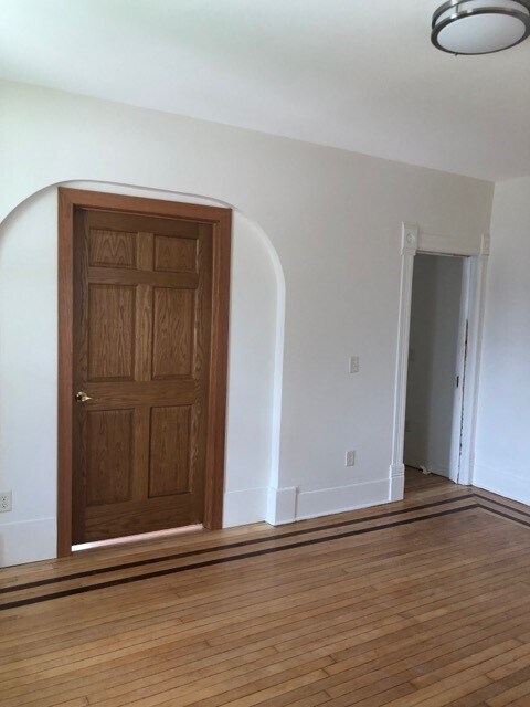 Building Photo - 225 S 5th St