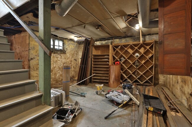 Building Photo - 2104 Iuka Ave