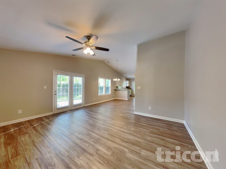 Building Photo - 260 Brookstone Dr