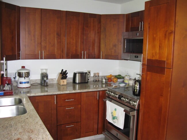 Kitchen - 3245 Kehala Dr