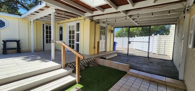 Building Photo - Studio Cottage w/ huge storage shed! Move-in Special