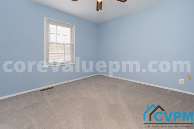 Building Photo - 7884 Huguenot Ct