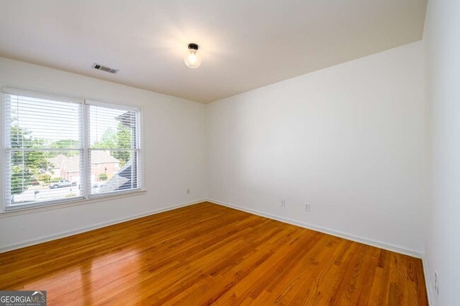 Building Photo - 1560 Oak Park Cove