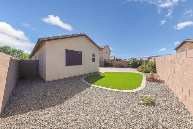 Building Photo - 4466 S Sunrise Bluff Way