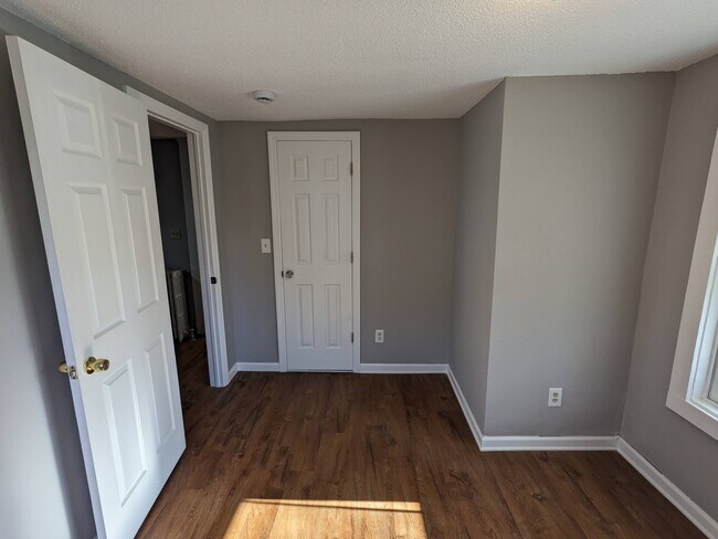 Building Photo - 386 Platt Ave