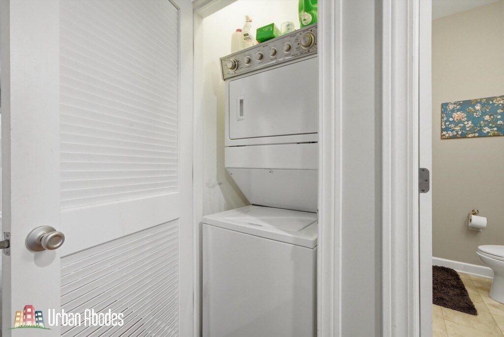 Building Photo - 2114 W Rice St