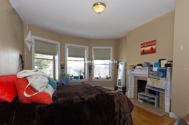 Building Photo - 17 Highgate St