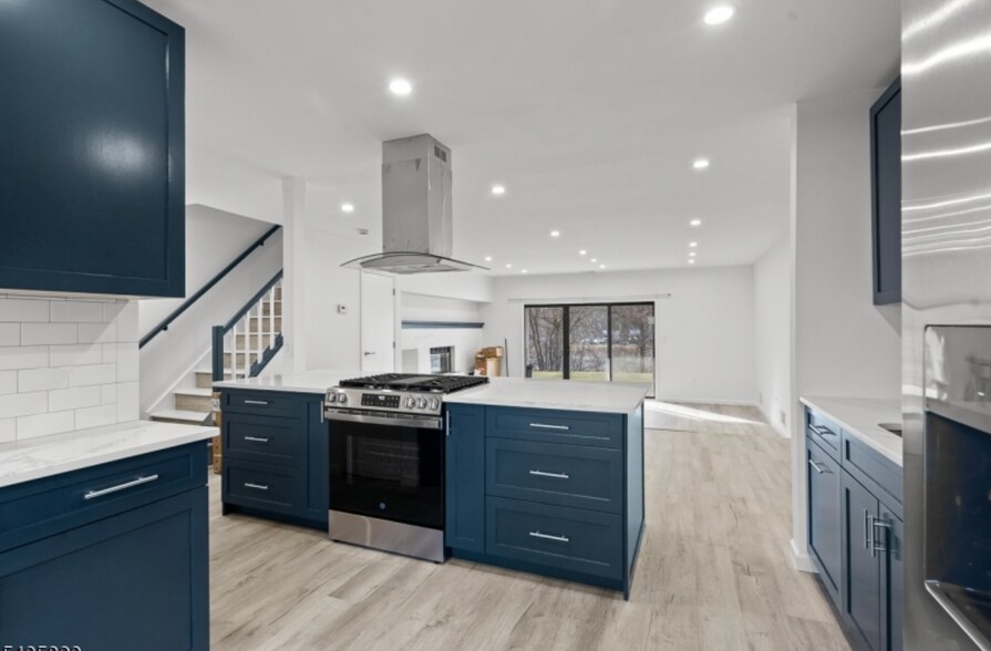 Building Photo - 243 Penns Way