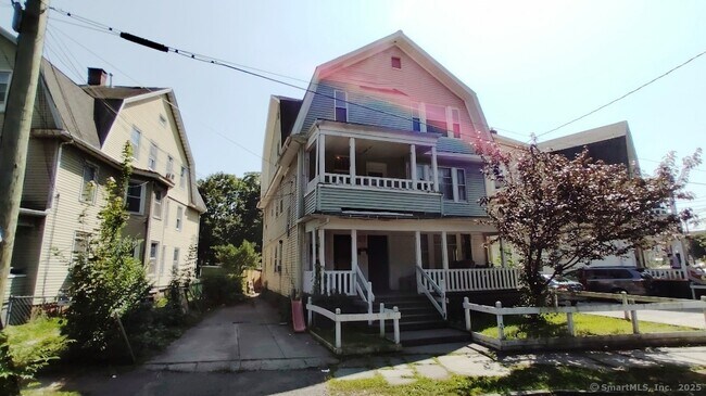 Primary Photo - 221 Camp St