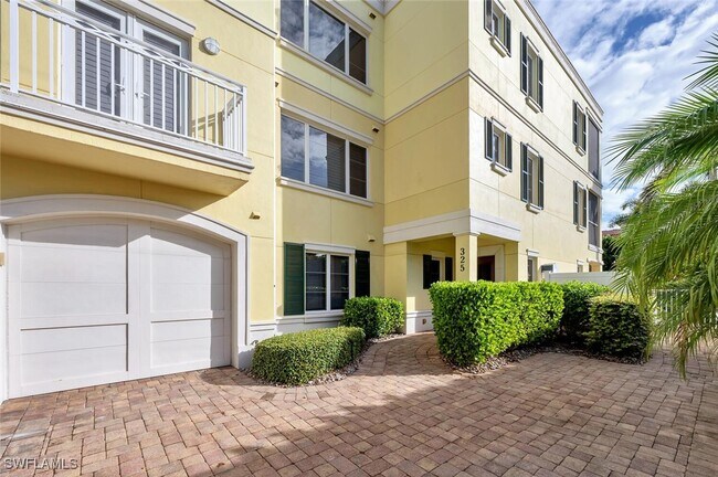 Building Photo - 325 3rd St S