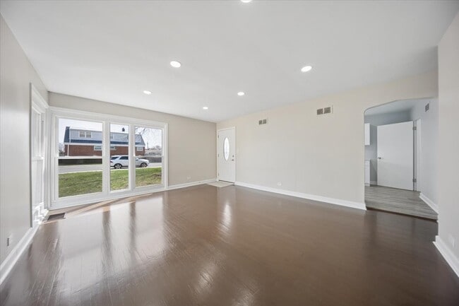 Building Photo - 7732 S Springfield Ave