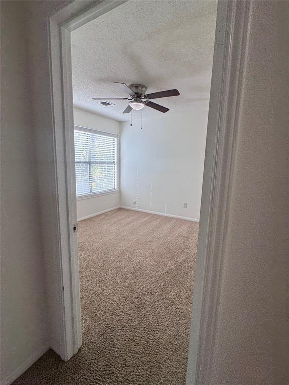 Building Photo - 306 Applewood Dr