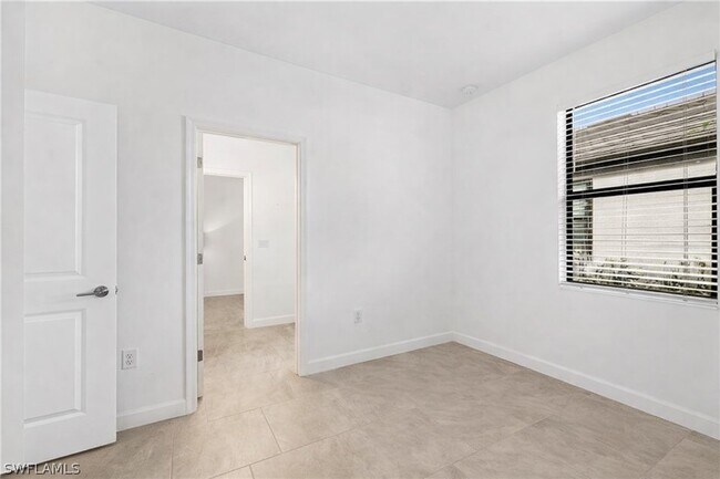 Building Photo - 18311 Ridgeline Dr