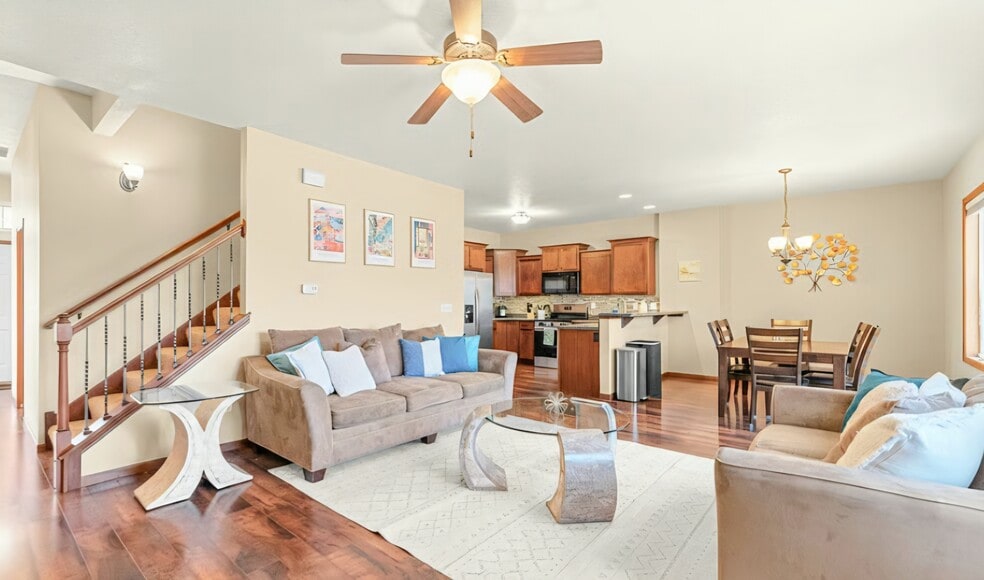 Building Photo - 1795 Sara Ct