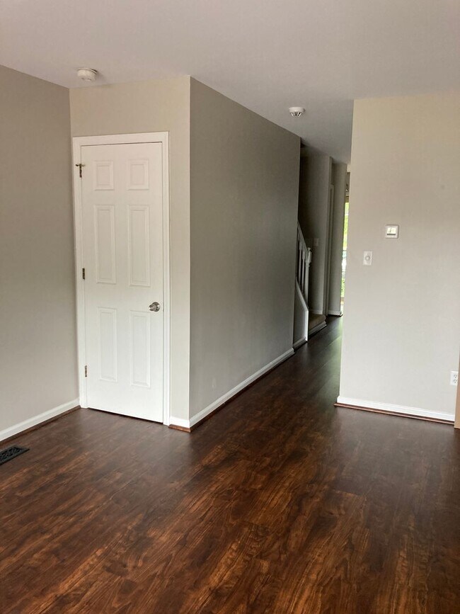 Building Photo - Fully renovated 2 bedroom townhome on a corner property