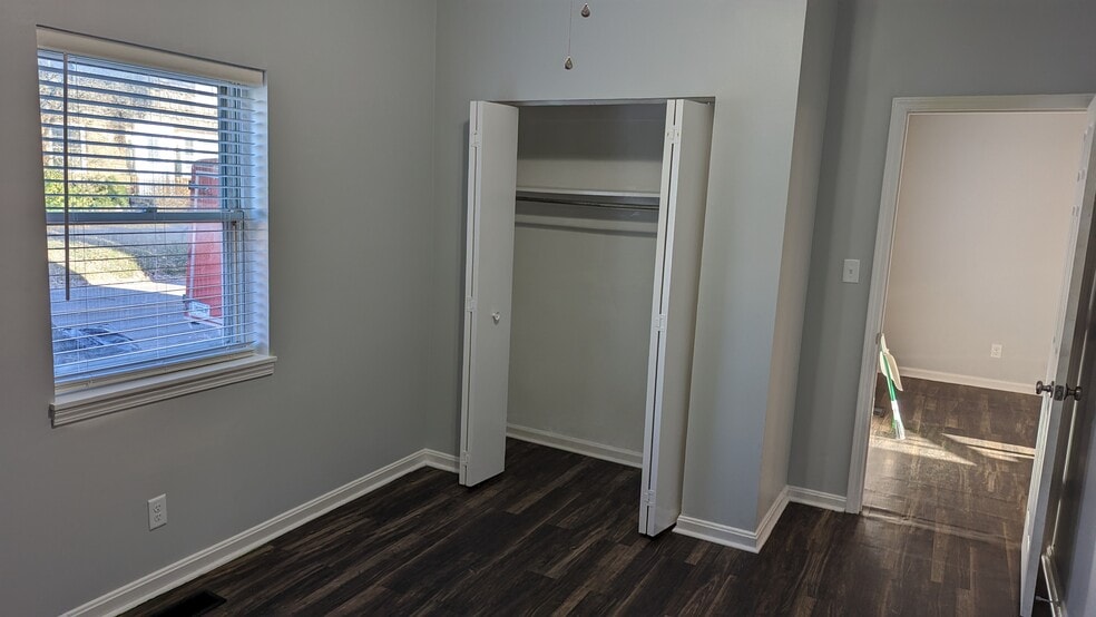 Bedroom 2 - 929 N Randolph Ave