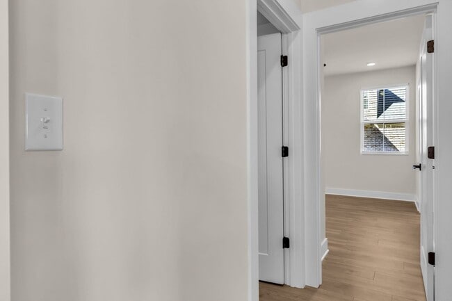 Building Photo - Charming New Build