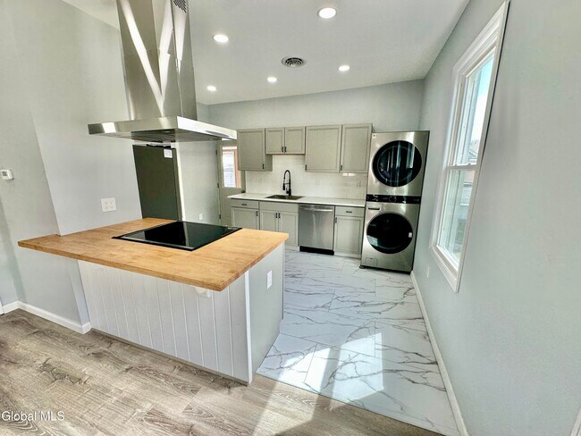 Building Photo - 37 High St