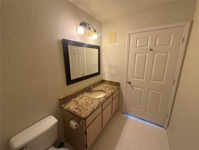 Building Photo - 5463 Vineland Rd