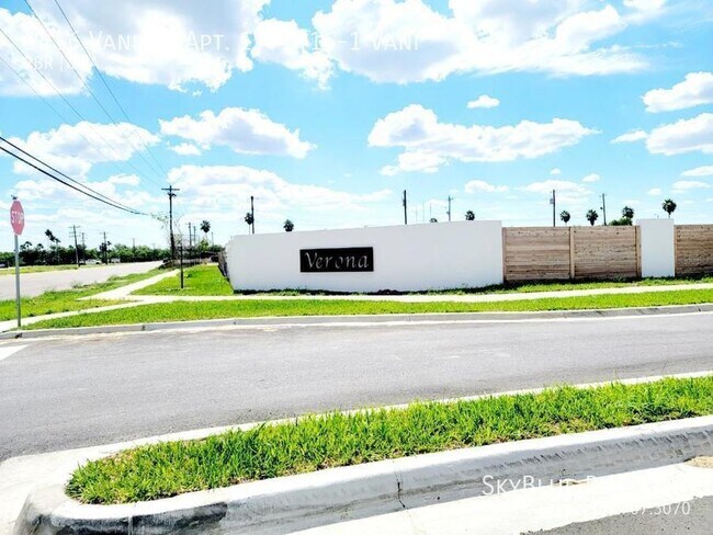 Building Photo - 1416 Vani Dr