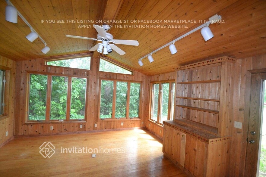 Building Photo - 7323 Paulsen Dr