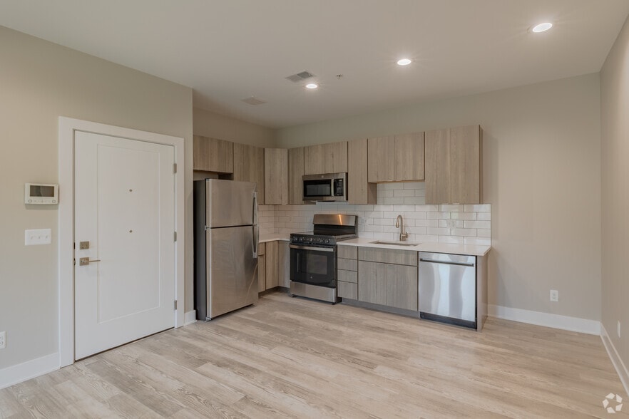 1BR, 1BA - 754SF - Kitchen - Northridge Meadow Apartments