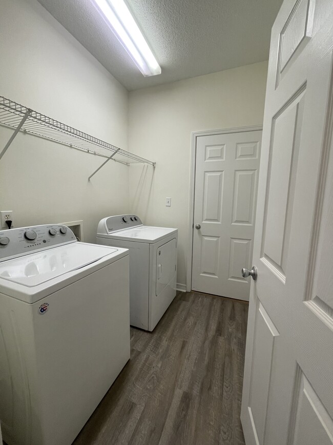 Building Photo - 175 White Heron Dr