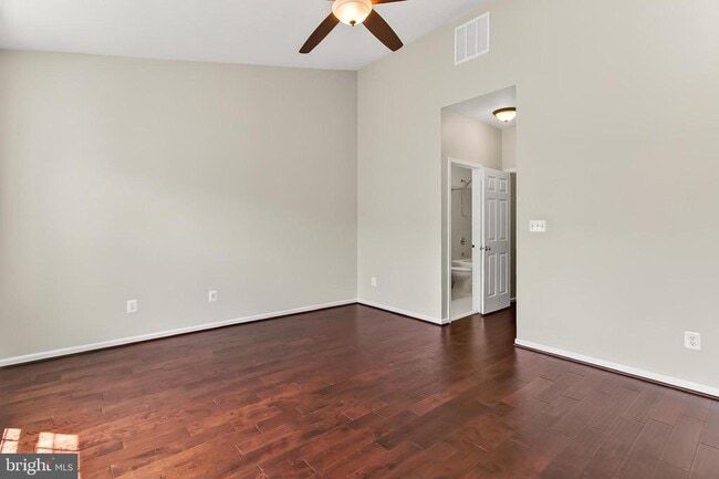 Building Photo - 42627 Homefront Terrace
