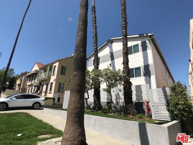 Building Photo - 601 Normandie Ave