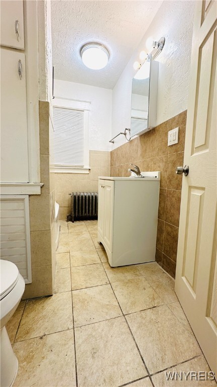 Building Photo - 701 Cedar Ave