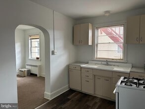 Building Photo - 208 W Gay St