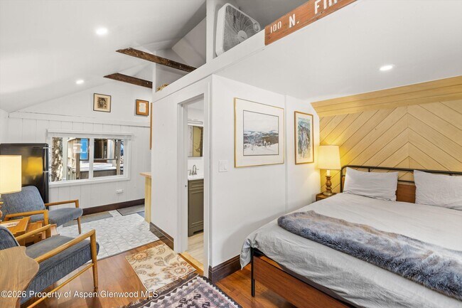 Building Photo - 217 W Bleeker St