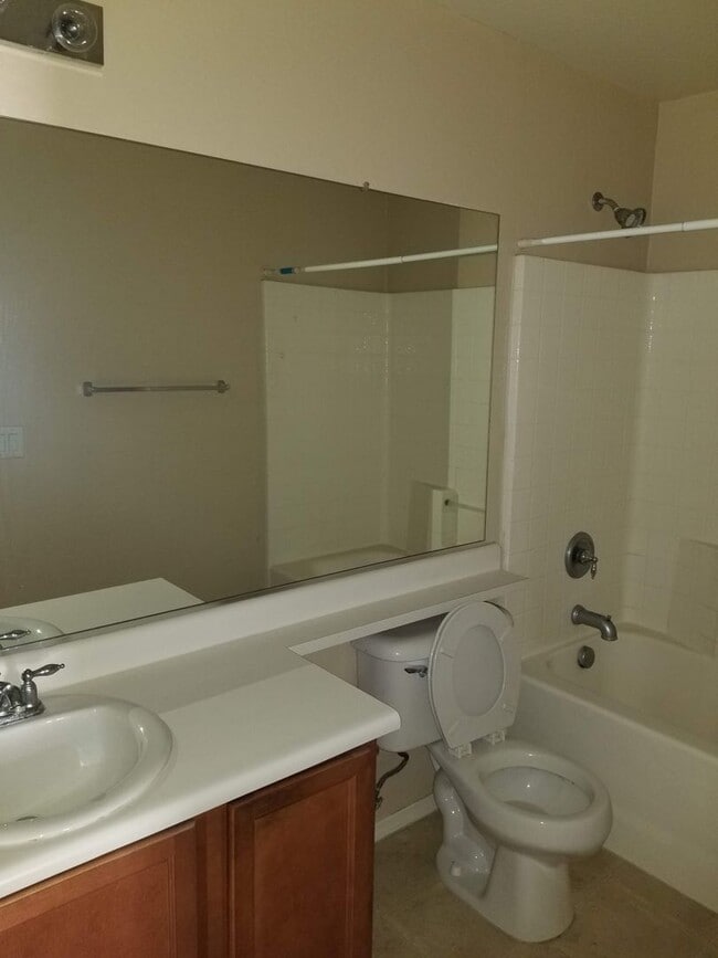 Building Photo - Spacious 3BD Home Near Downtown Phoenix & Major Freeways