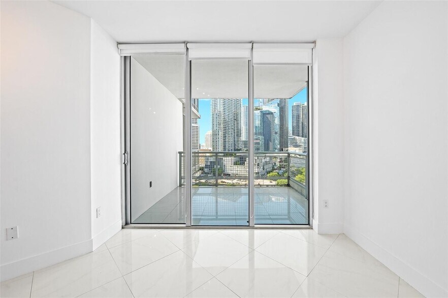 Building Photo - 350 S Miami Ave