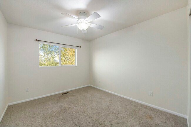 Building Photo - 3950 Celtic Ln