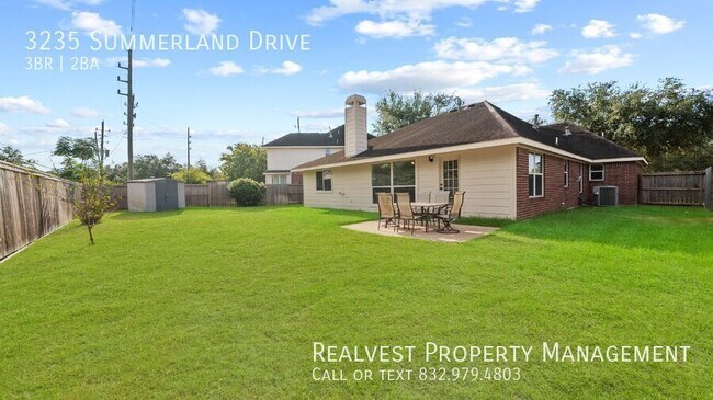 Building Photo - 3235 Summerland Dr
