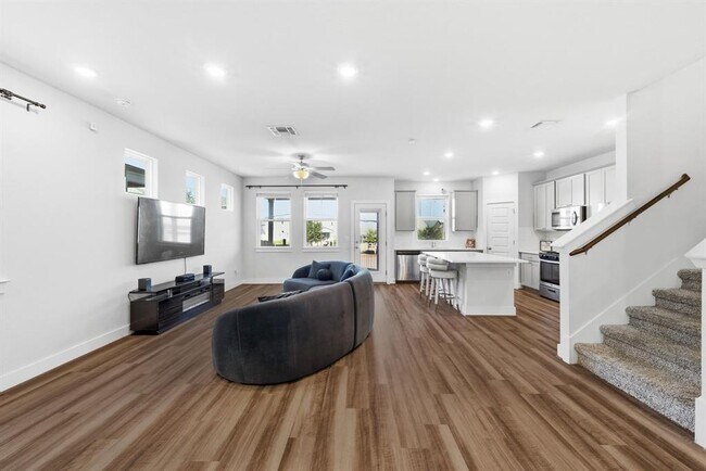 Building Photo - 7416 Travertine Spring Dr