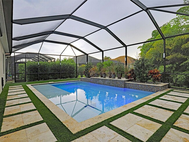 Building Photo - Daniels Place Short Term Rental