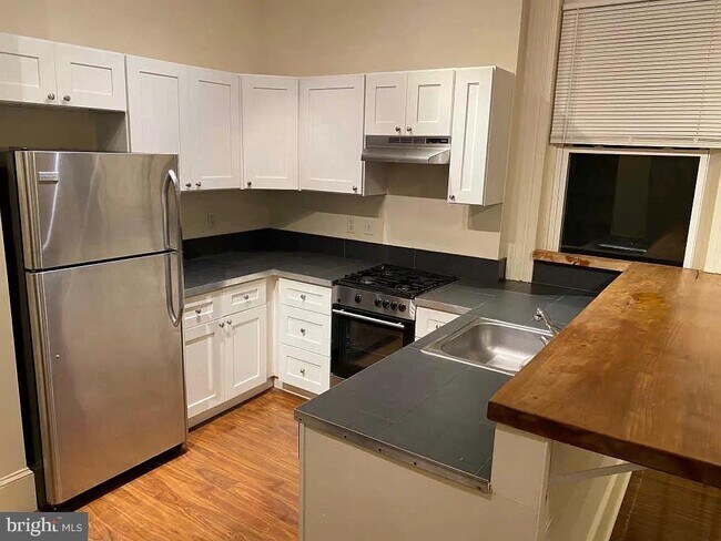 Building Photo - 2106 N Hancock St