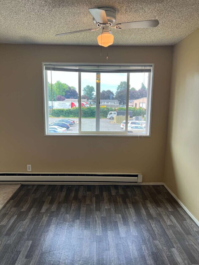 Building Photo - Condo Unit in Kent Available Now!