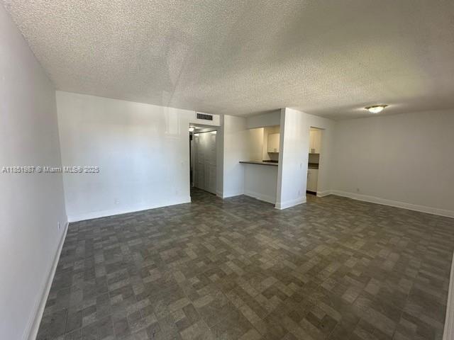 Building Photo - 517 Meadows Cir